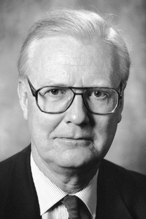 James Mirrlees — Imagen alternativa