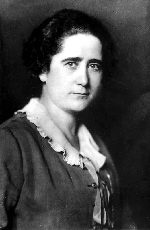 Clara Campoamor — Imagen principal