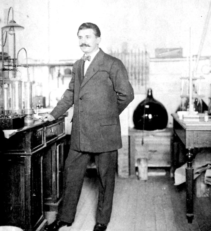 Enrique Moles — Imagen principal