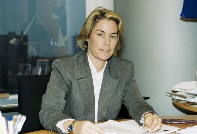 Theresa Zabell — Imagen principal
