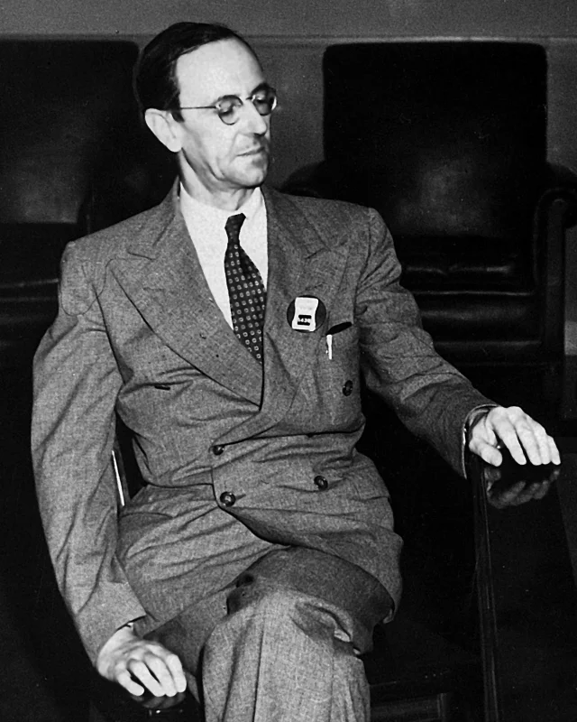 James Chadwick — Imagen principal