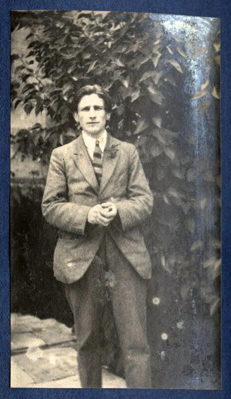 Edmund Blunden — Imagen principal