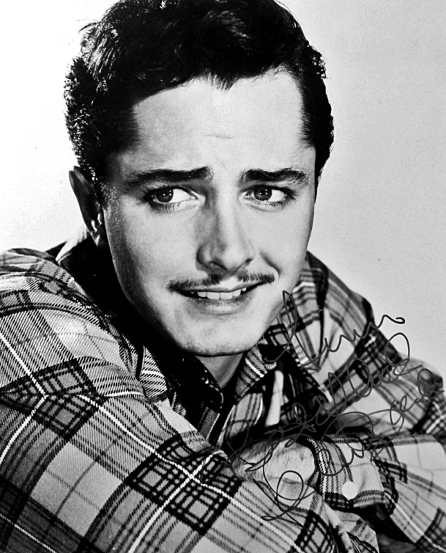 John Derek — Imagen principal