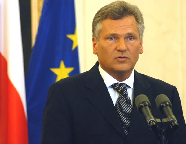 Aleksander Kwaśniewski — Imagen principal