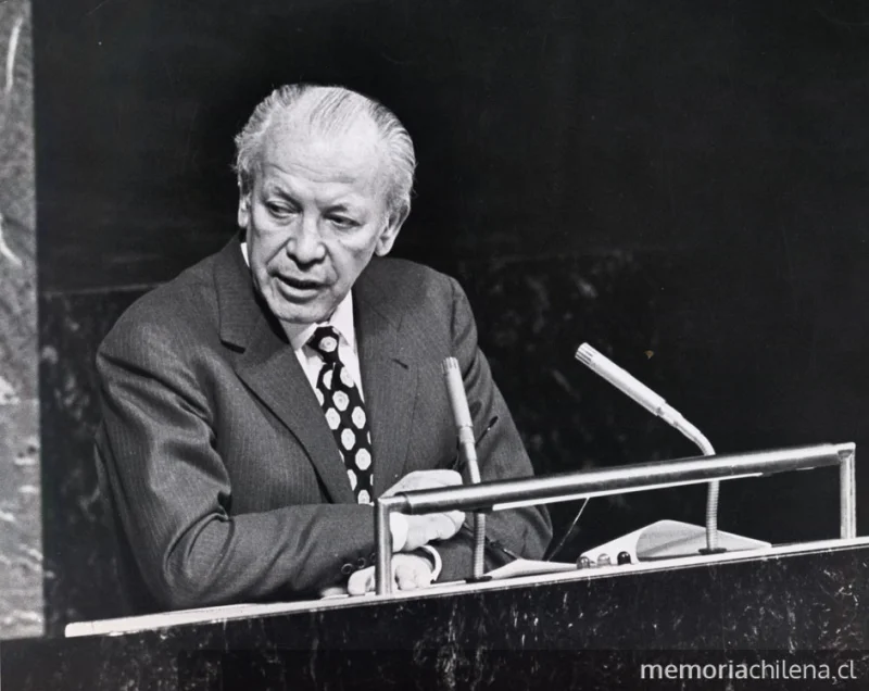 Humberto Díaz Casanueva — Imagen principal