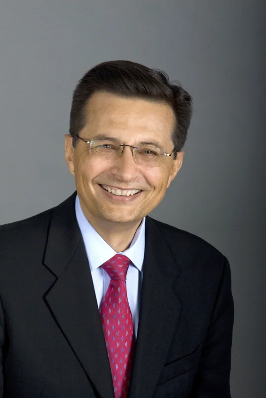 Roberto Tapia Conyer — Imagen principal