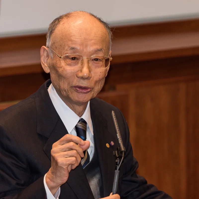 Satoshi Ōmura — Imagen principal