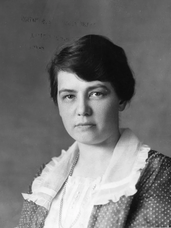 Olive Dennis — Imagen principal