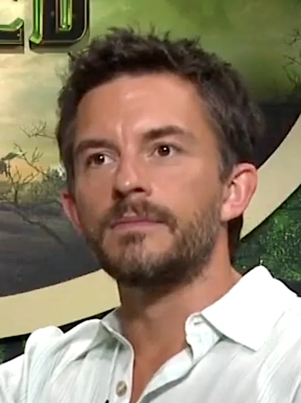 Jonathan Bailey — Imagen principal