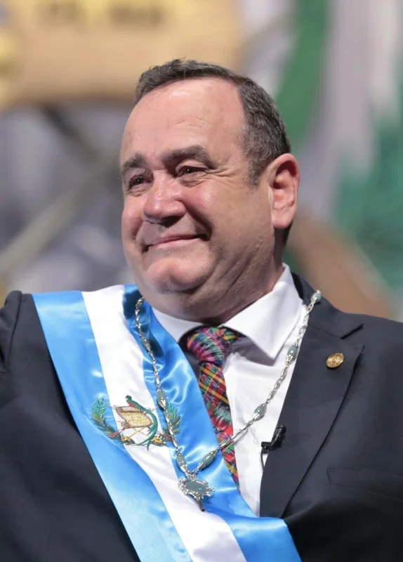 Alejandro Giammattei — Imagen principal