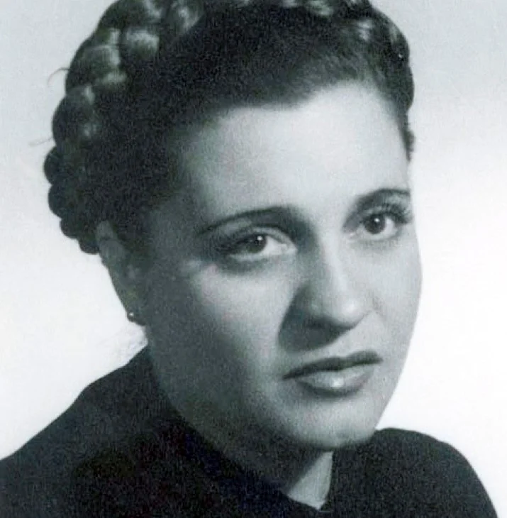 Aurora Reyes Flores — Imagen principal