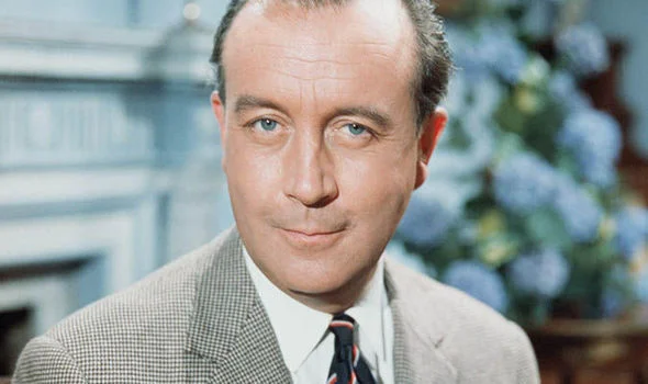 Dennis Price — Imagen principal
