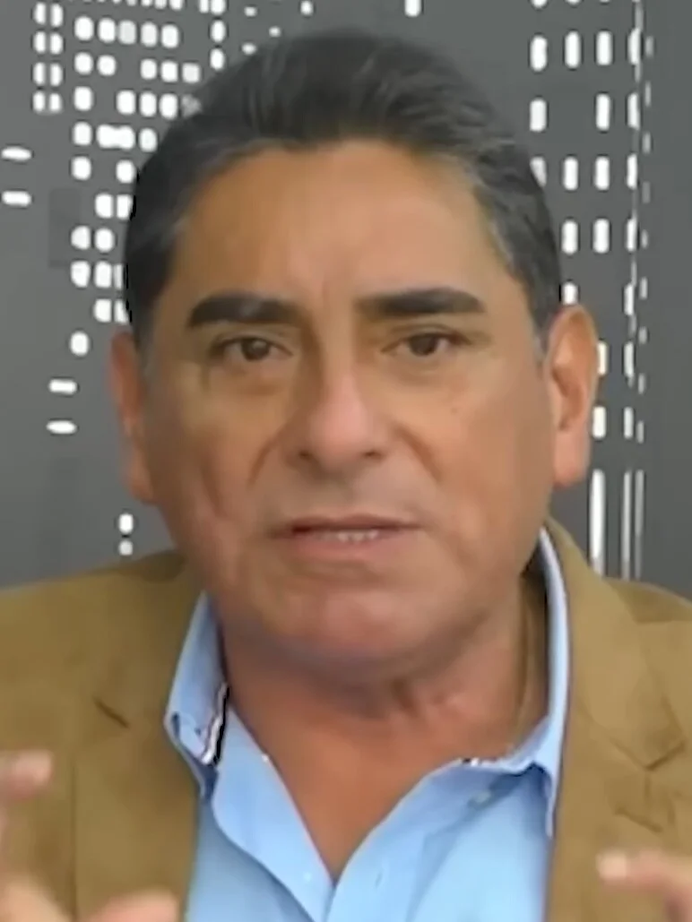 Carlos Álvarez — Imagen principal
