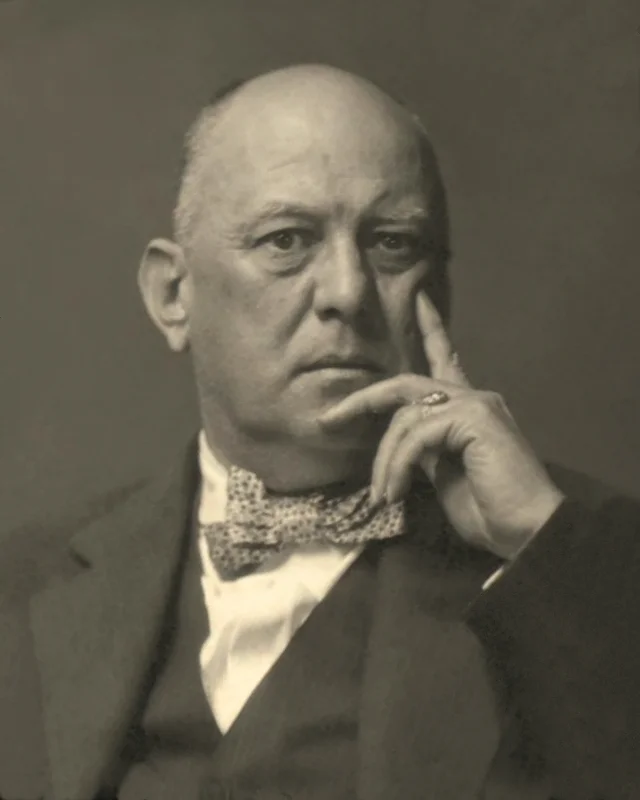 Aleister Crowley — Imagen principal